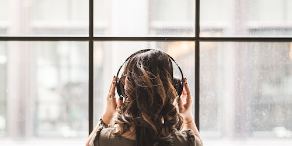The 5 Best Small Business Podcasts You Should Be Listening to… Pronto